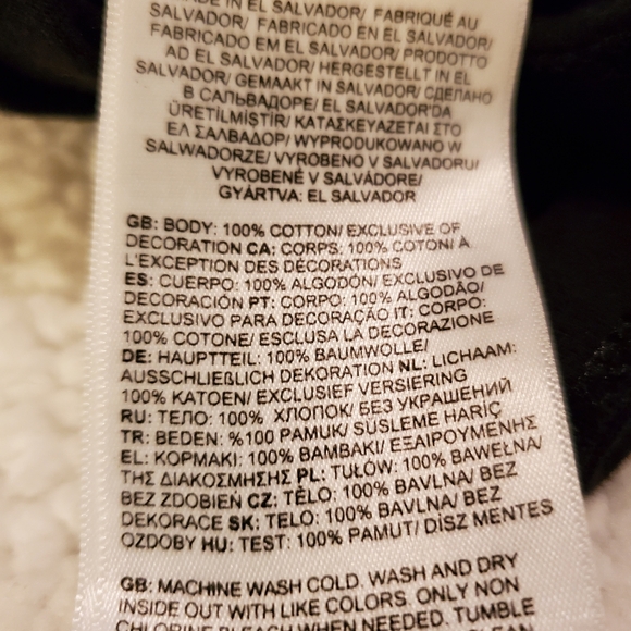 North Face size Medium men's black Tshirt. In great condition - Picture 6 of 6